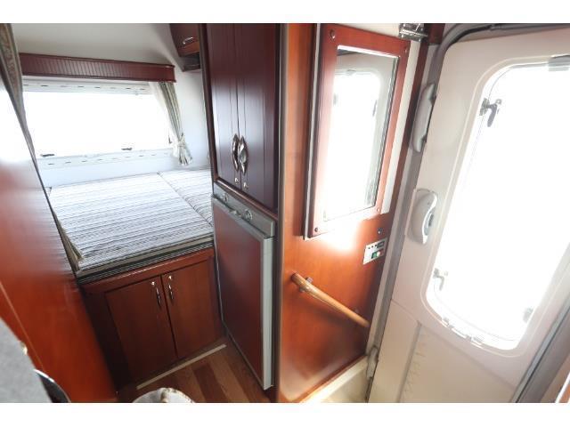 キャンピングカーバスコン