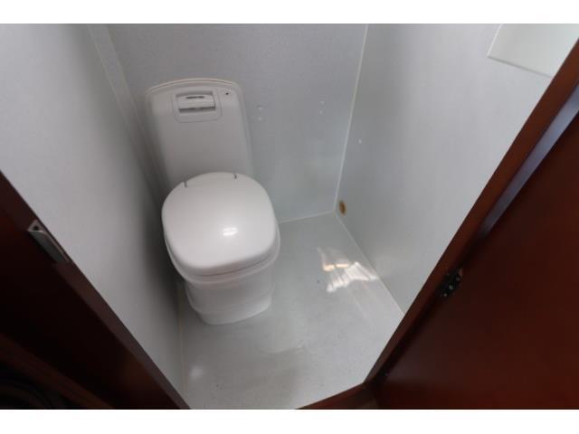 キャンピングカーバスコン