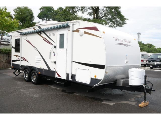 キャンピングカートレーラー