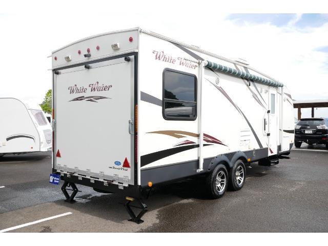 キャンピングカートレーラー