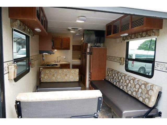 キャンピングカートレーラー