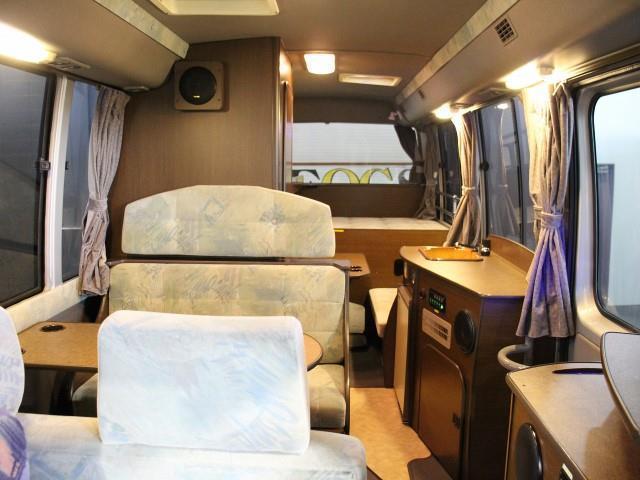 キャンピングカーバスコン