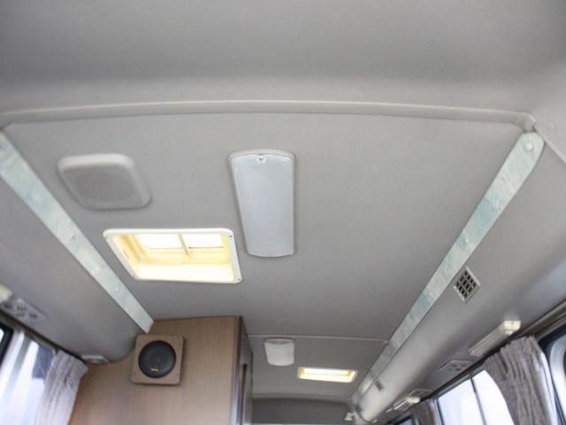 キャンピングカーバスコン