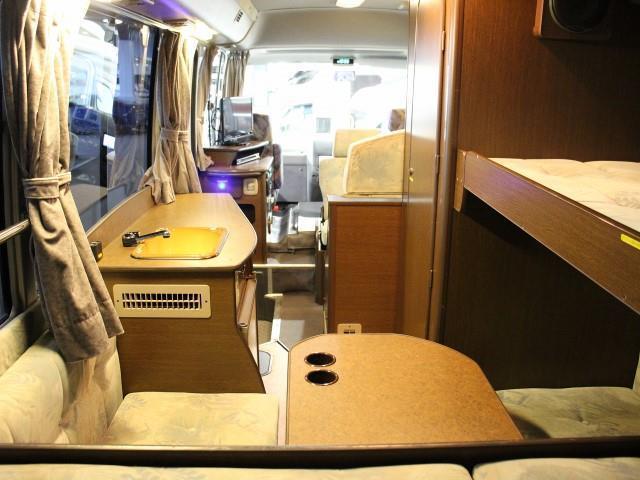 キャンピングカーバスコン