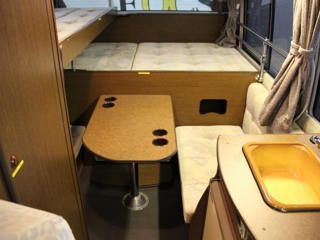 キャンピングカーバスコン