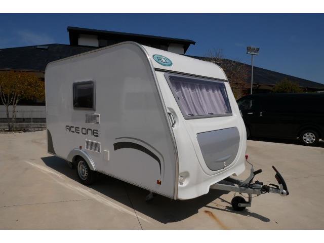 キャンピングカートレーラー