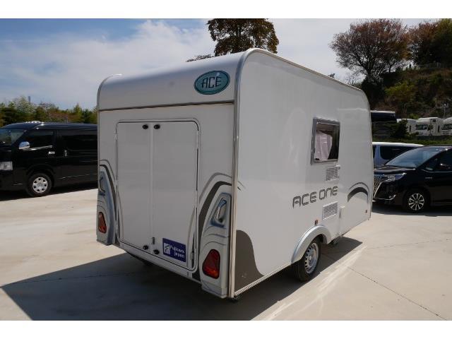 キャンピングカートレーラー