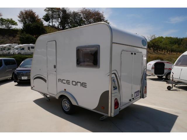 キャンピングカートレーラー