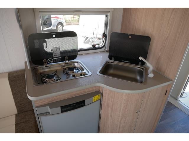 キャンピングカートレーラー