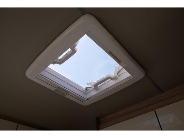 キャンピングカートレーラー