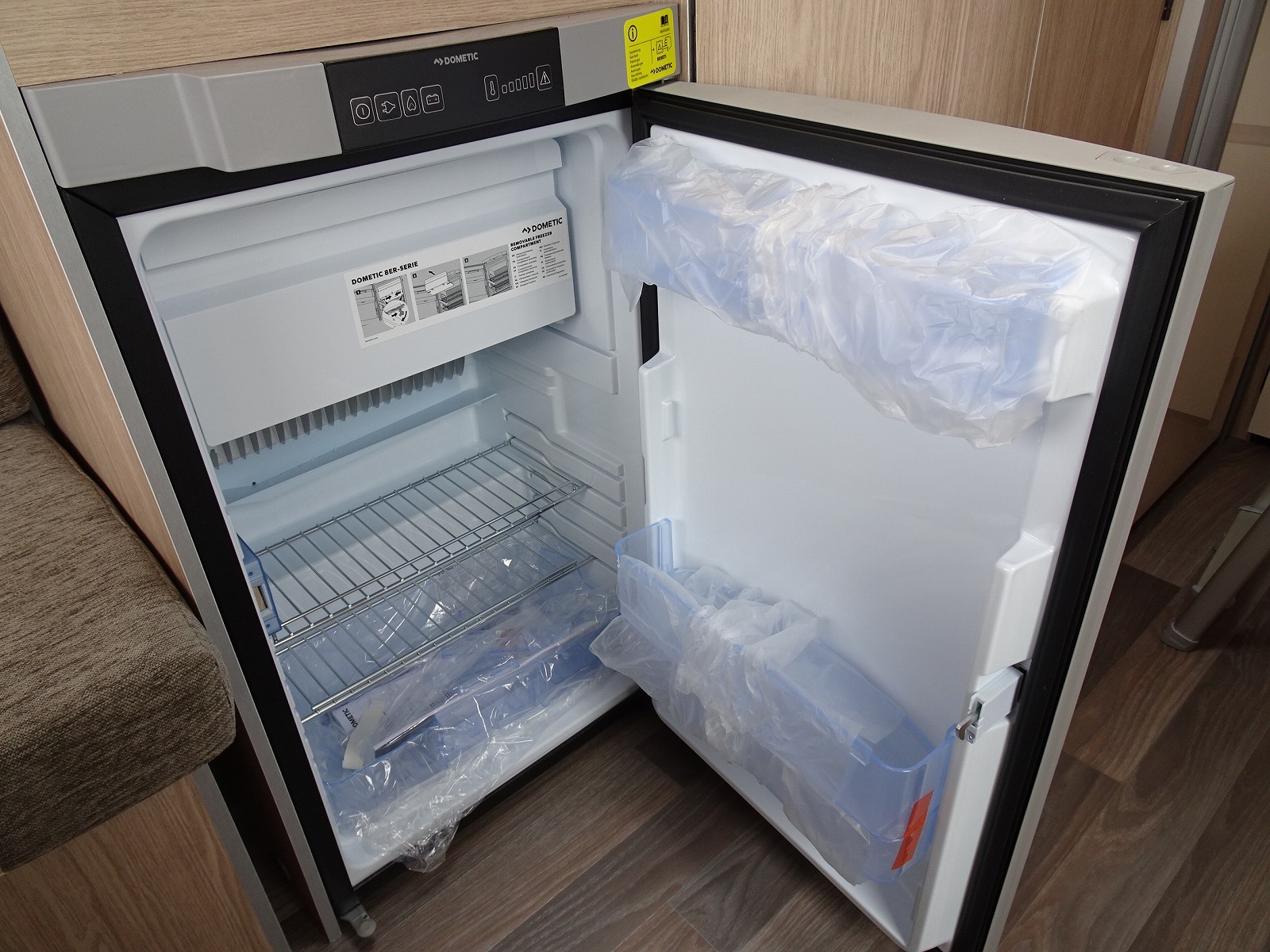 キャンピングカートレーラー