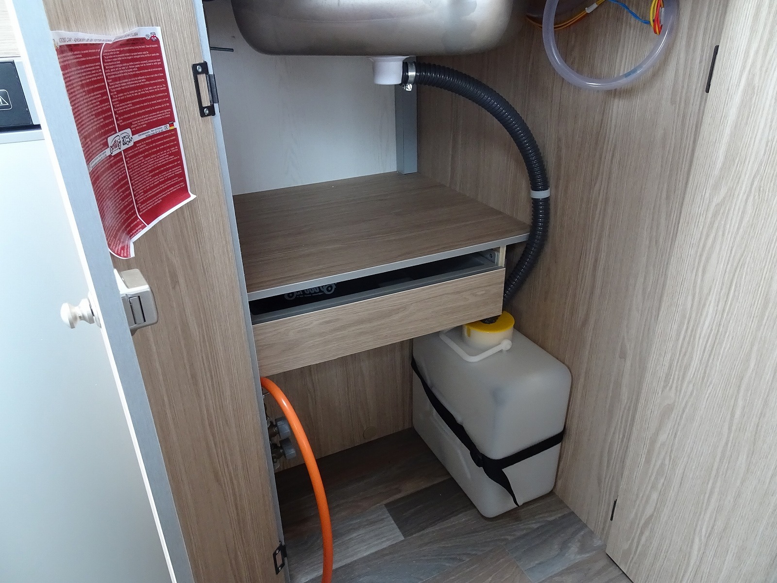 キャンピングカートレーラー