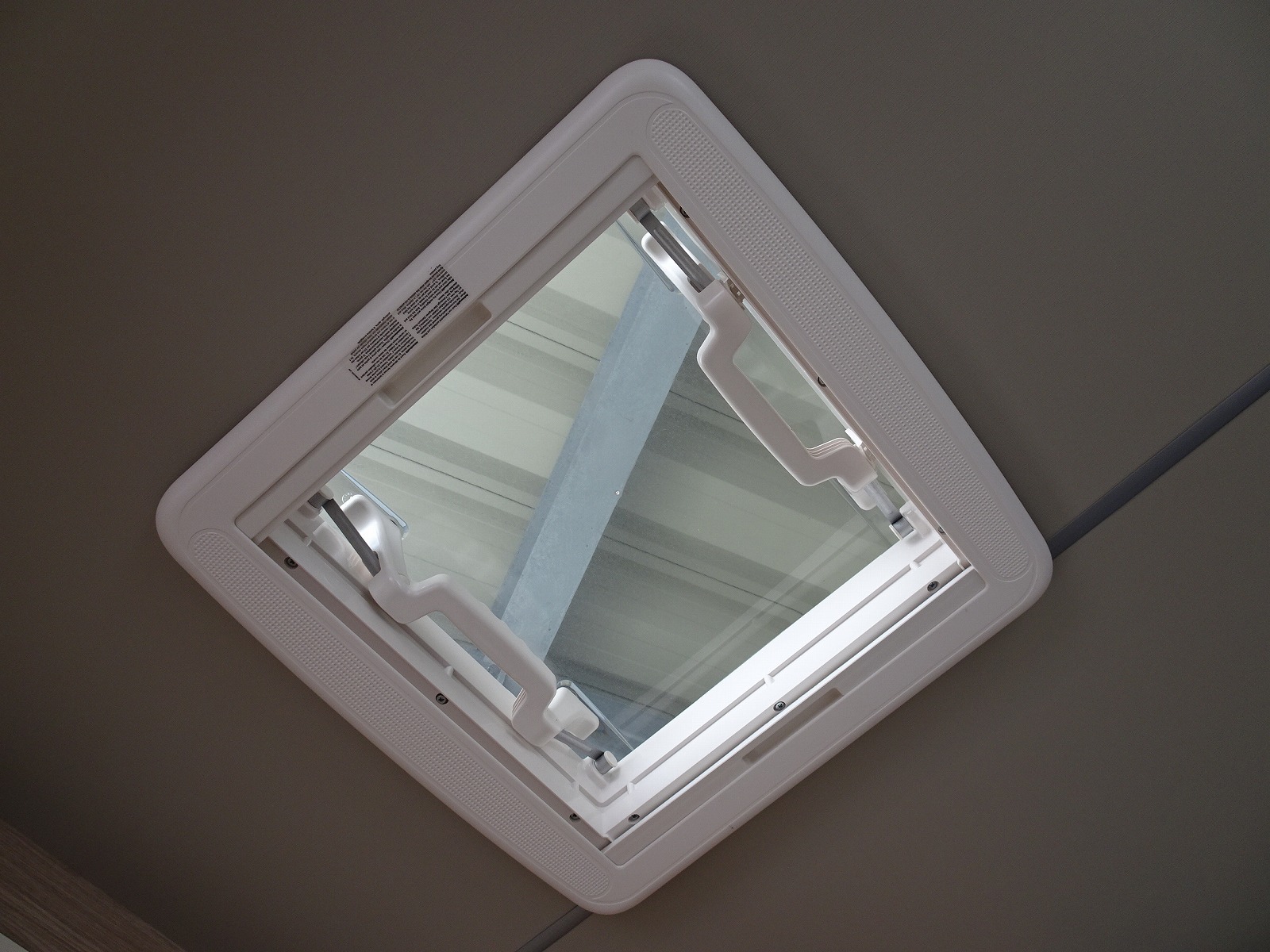 キャンピングカートレーラー