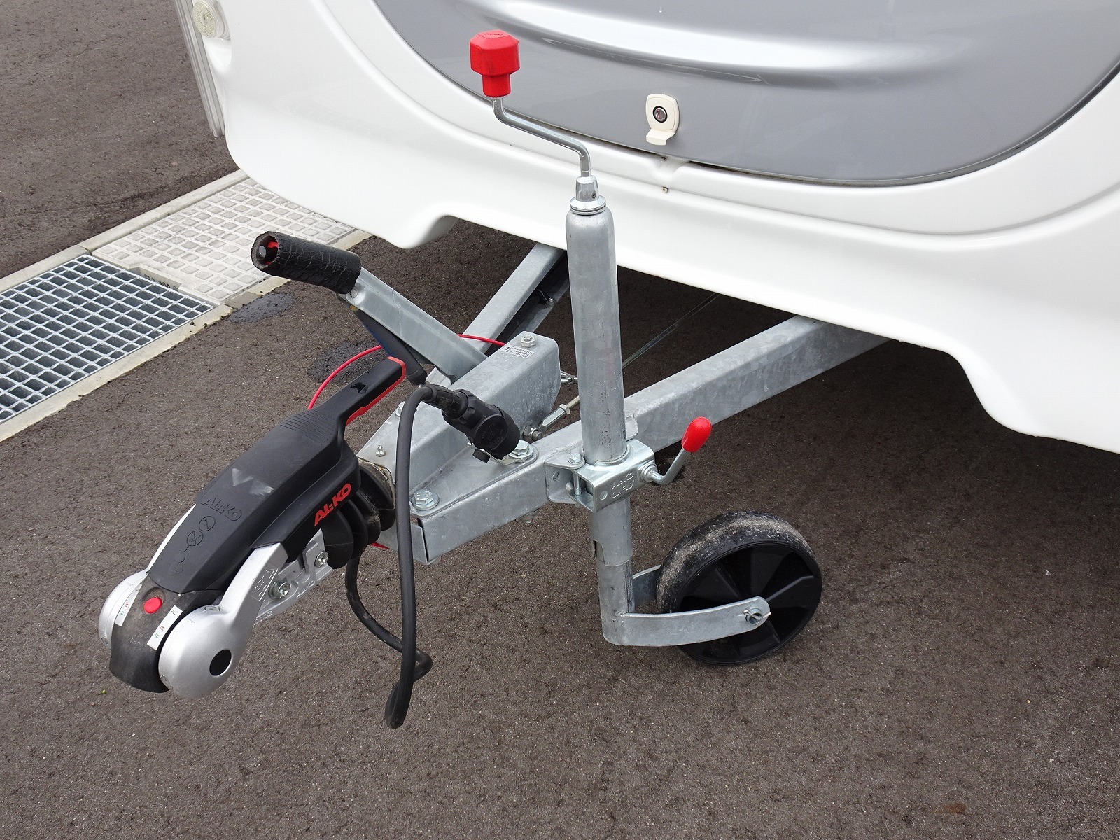 キャンピングカートレーラー