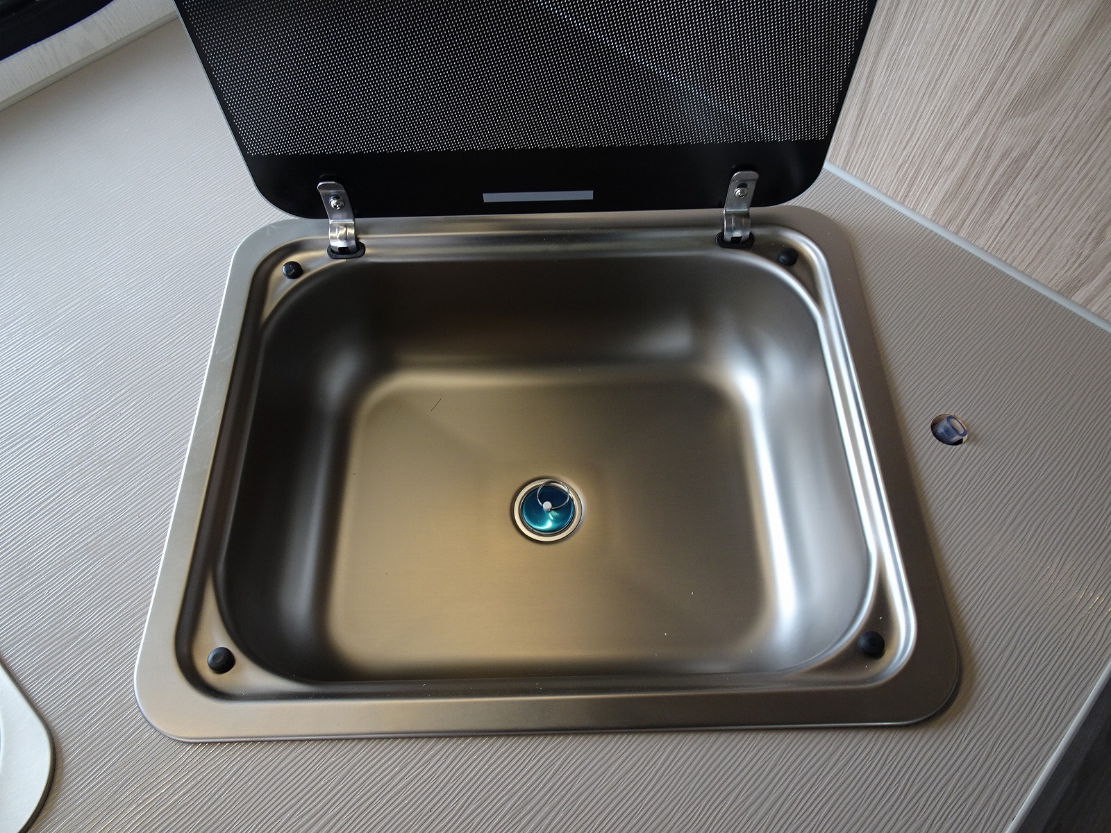 キャンピングカートレーラー