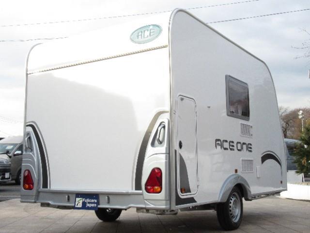 キャンピングカートレーラー