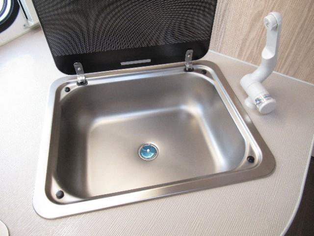 キャンピングカートレーラー