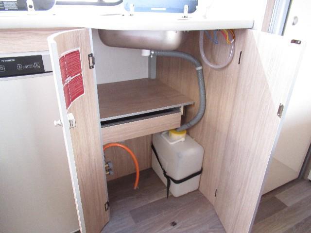 キャンピングカートレーラー