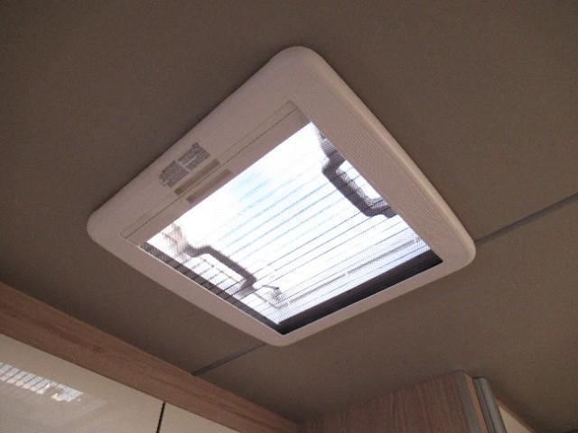 キャンピングカートレーラー