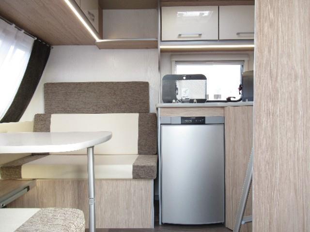 キャンピングカートレーラー