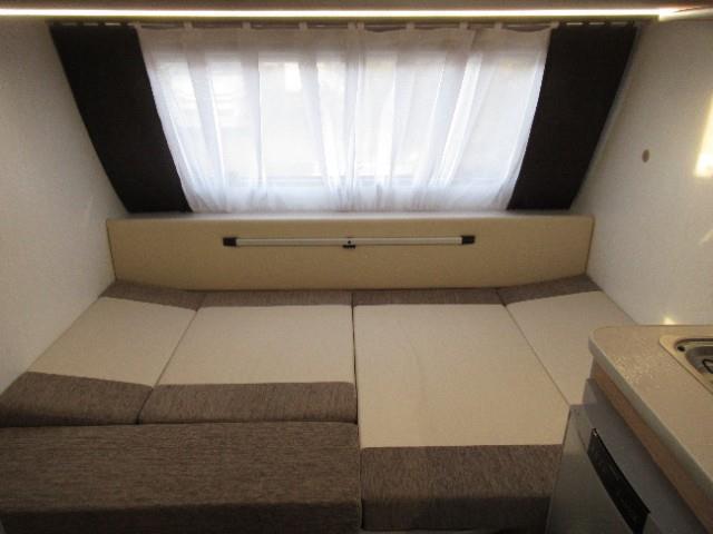 キャンピングカートレーラー