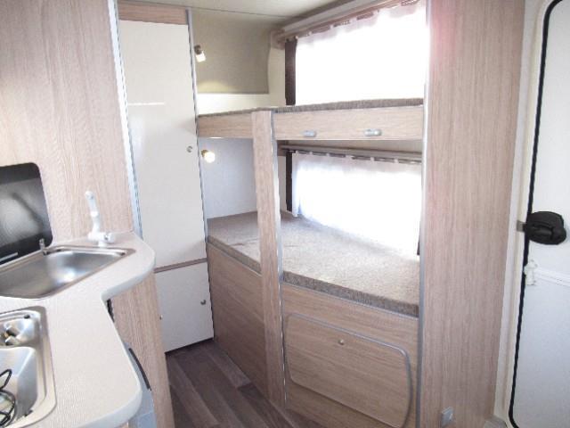 キャンピングカートレーラー