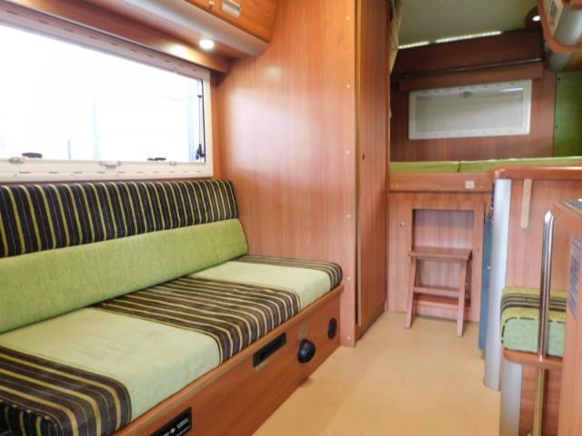 キャンピングカーキャブコン