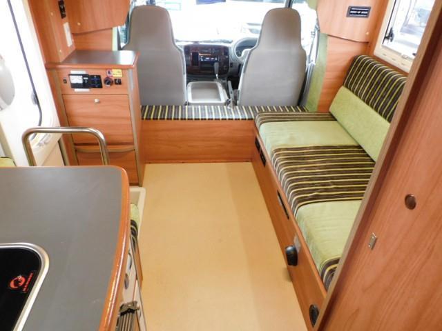 キャンピングカーキャブコン