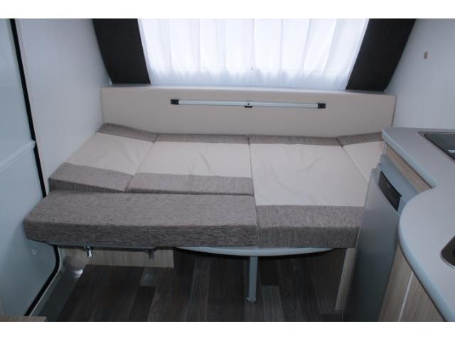 キャンピングカートレーラー