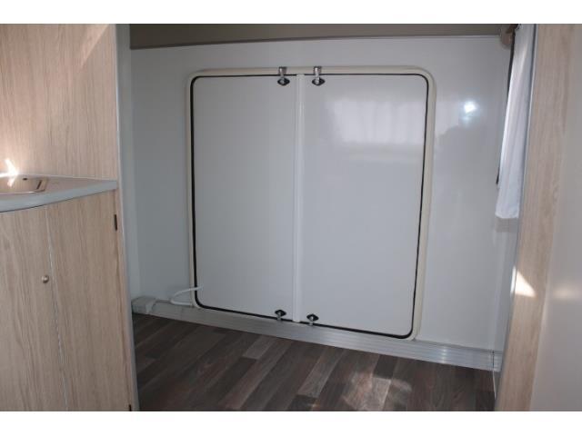 キャンピングカートレーラー