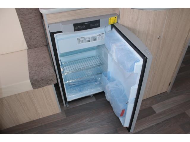 キャンピングカートレーラー