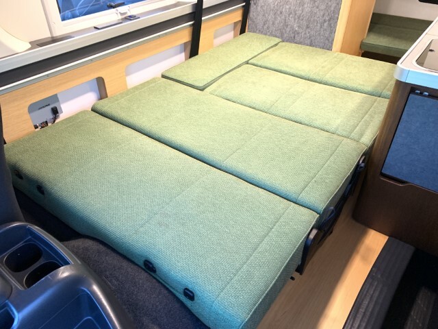 キャンピングカーバンコン