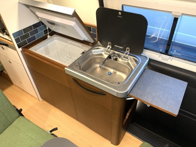 キャンピングカーバンコン