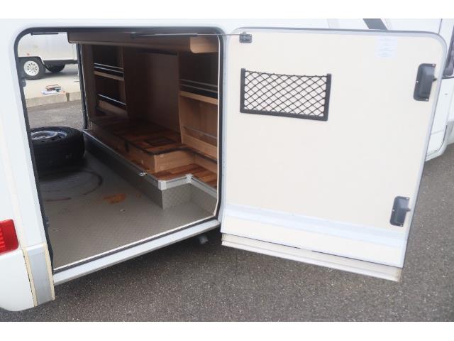 キャンピングカーキャブコン