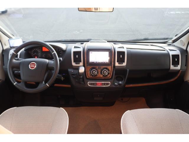 キャンピングカーキャブコン