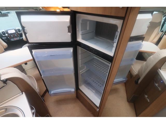 キャンピングカーキャブコン