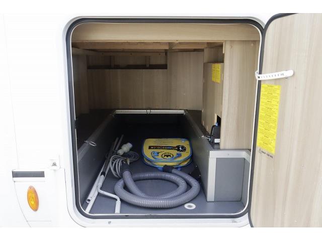 キャンピングカーバスコン