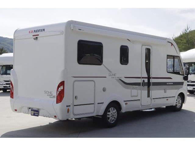 キャンピングカーバスコン