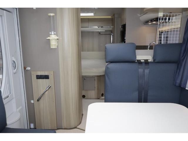 キャンピングカーバスコン