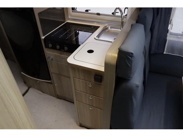 キャンピングカーバスコン