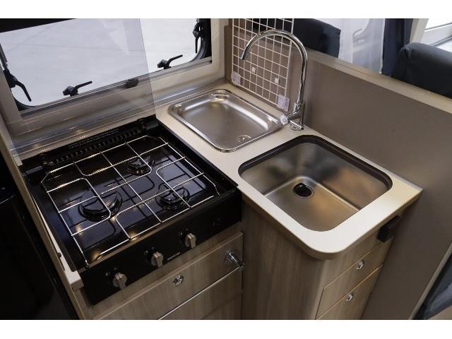 キャンピングカーバスコン