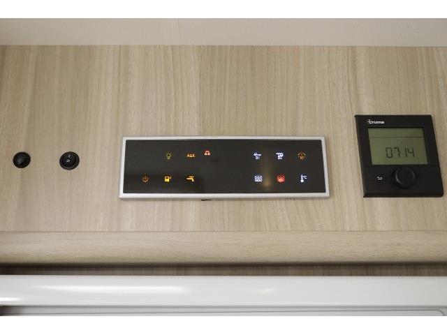 キャンピングカーバスコン