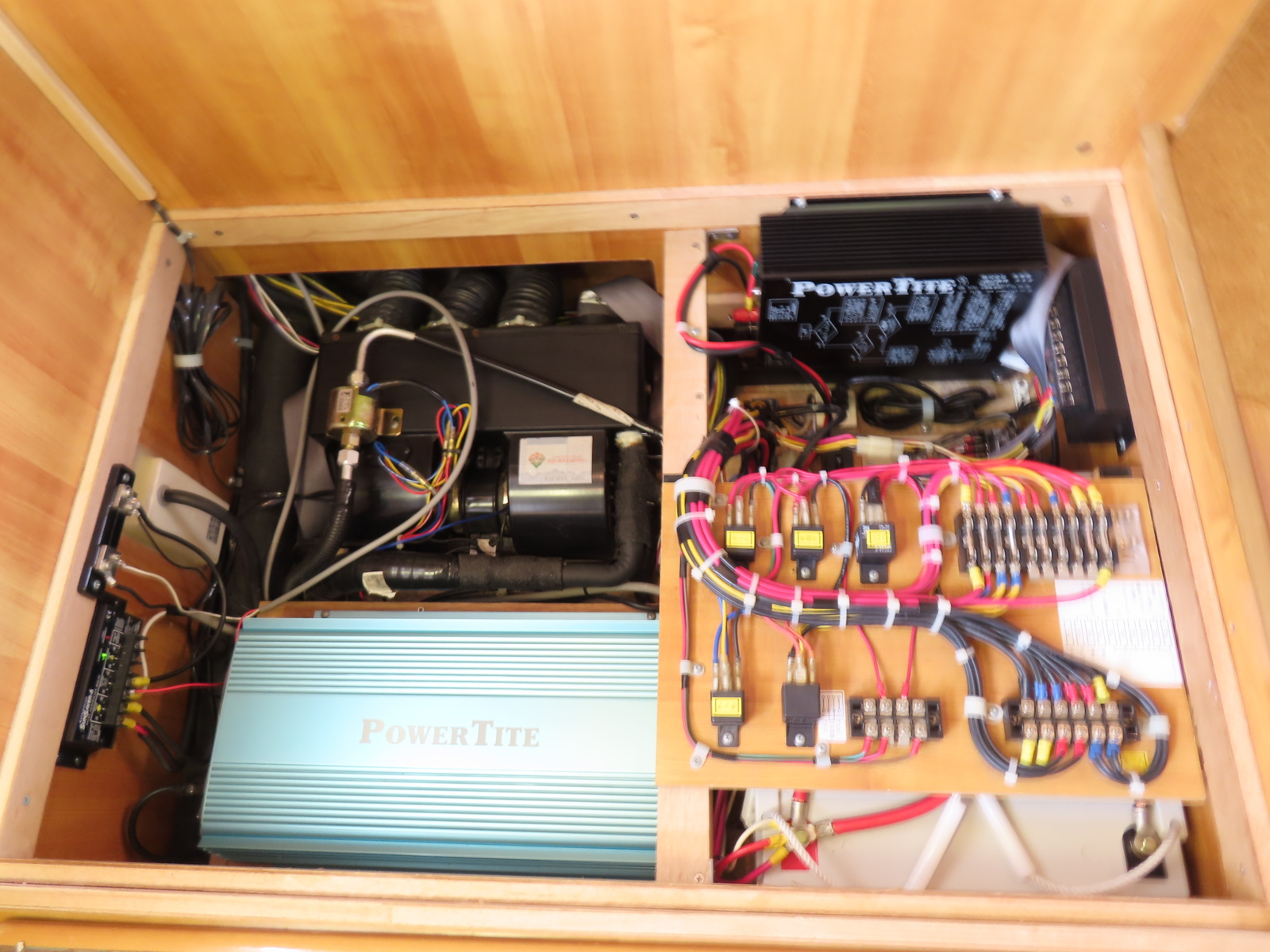 キャンピングカーキャブコン