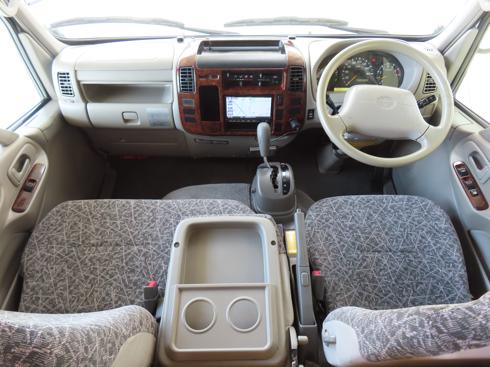 キャンピングカーキャブコン