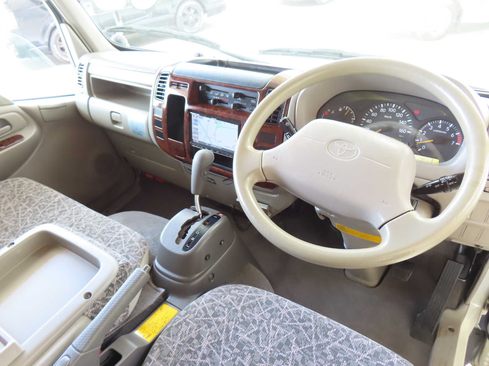 キャンピングカーキャブコン