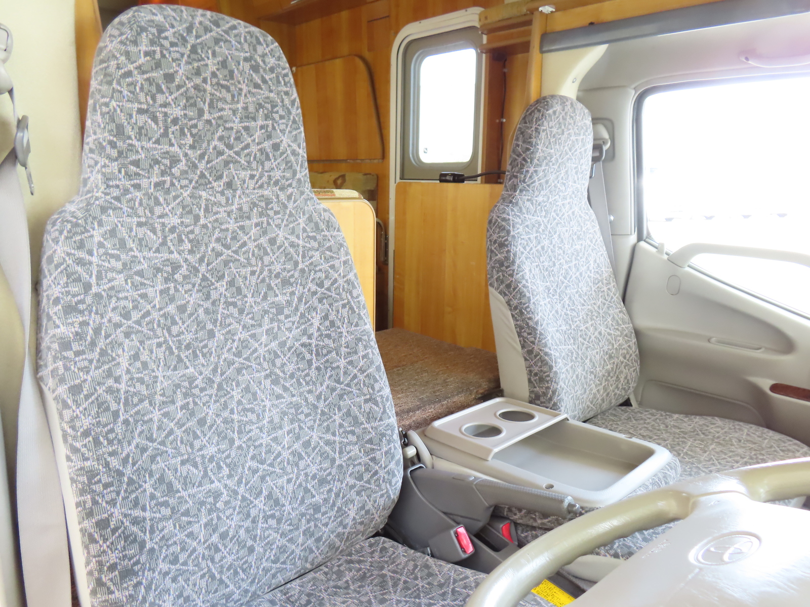 キャンピングカーキャブコン