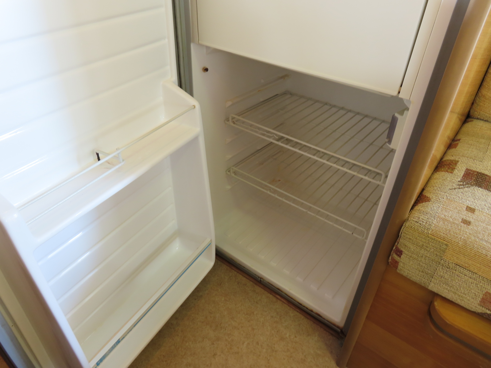 キャンピングカーキャブコン