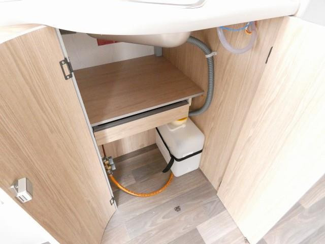 キャンピングカートレーラー