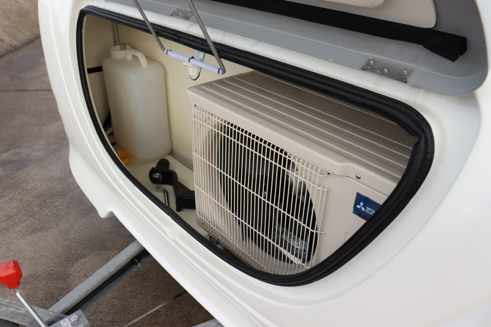 キャンピングカートレーラー