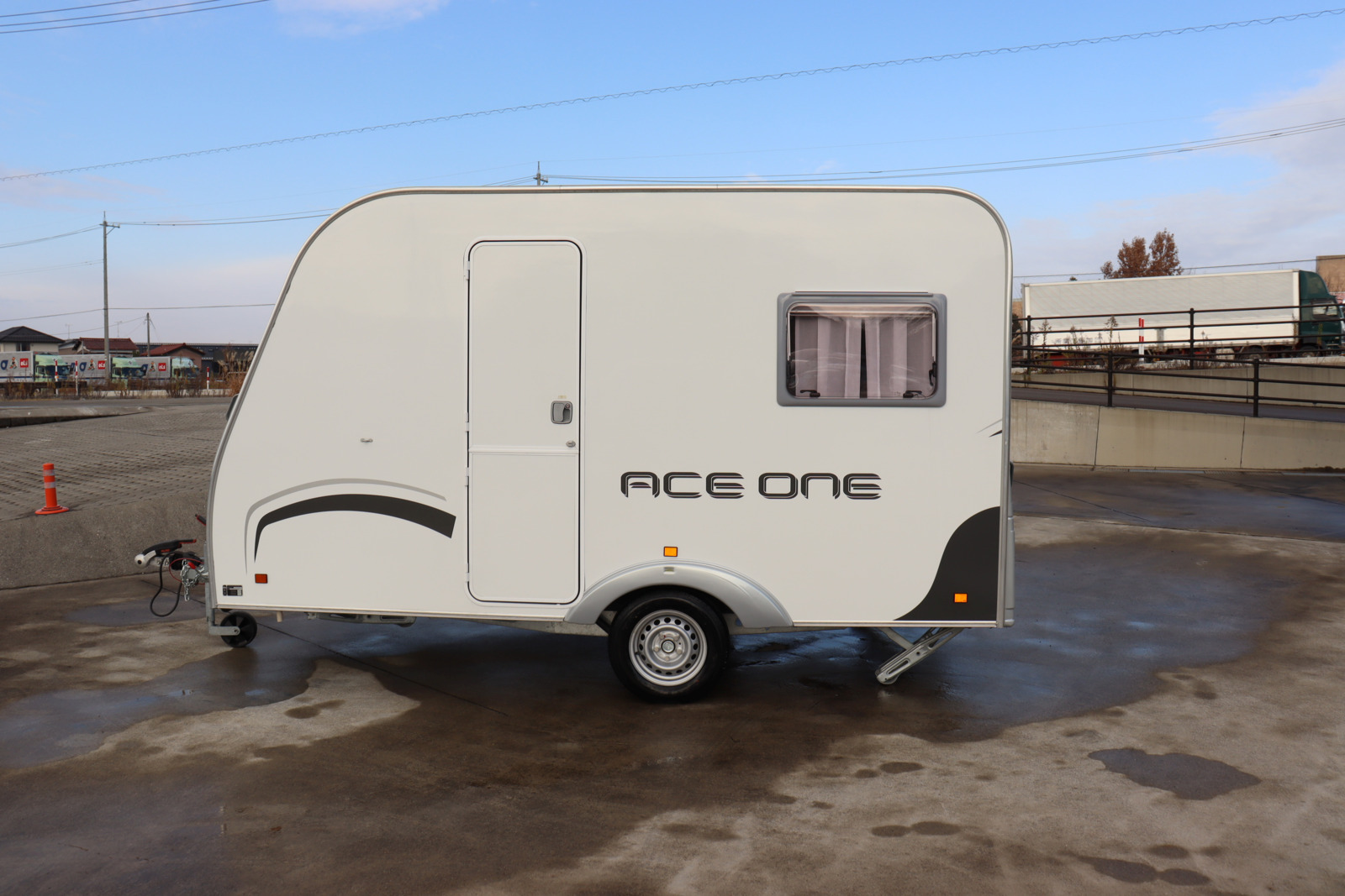 キャンピングカートレーラー